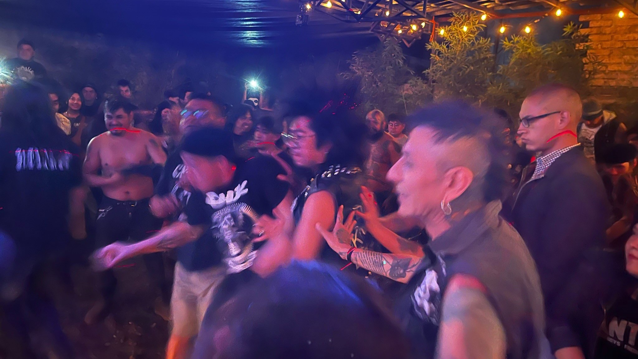Crowd at a Rattus show